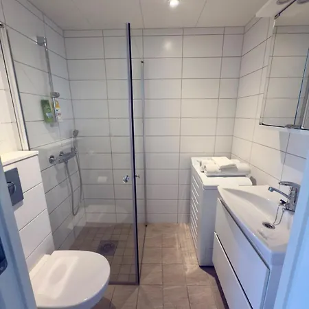 Perfect For Work Or Vacation - Kitchen, Full Bathroom, Balcony Apartment